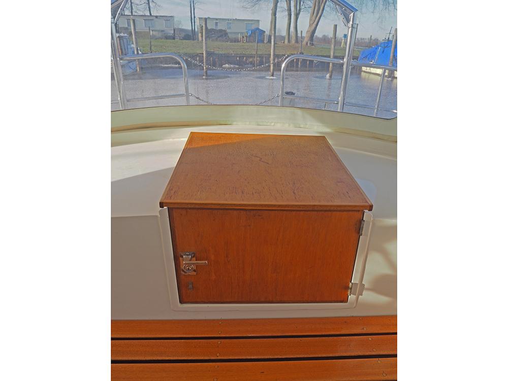 Aft cabin, Accommodation